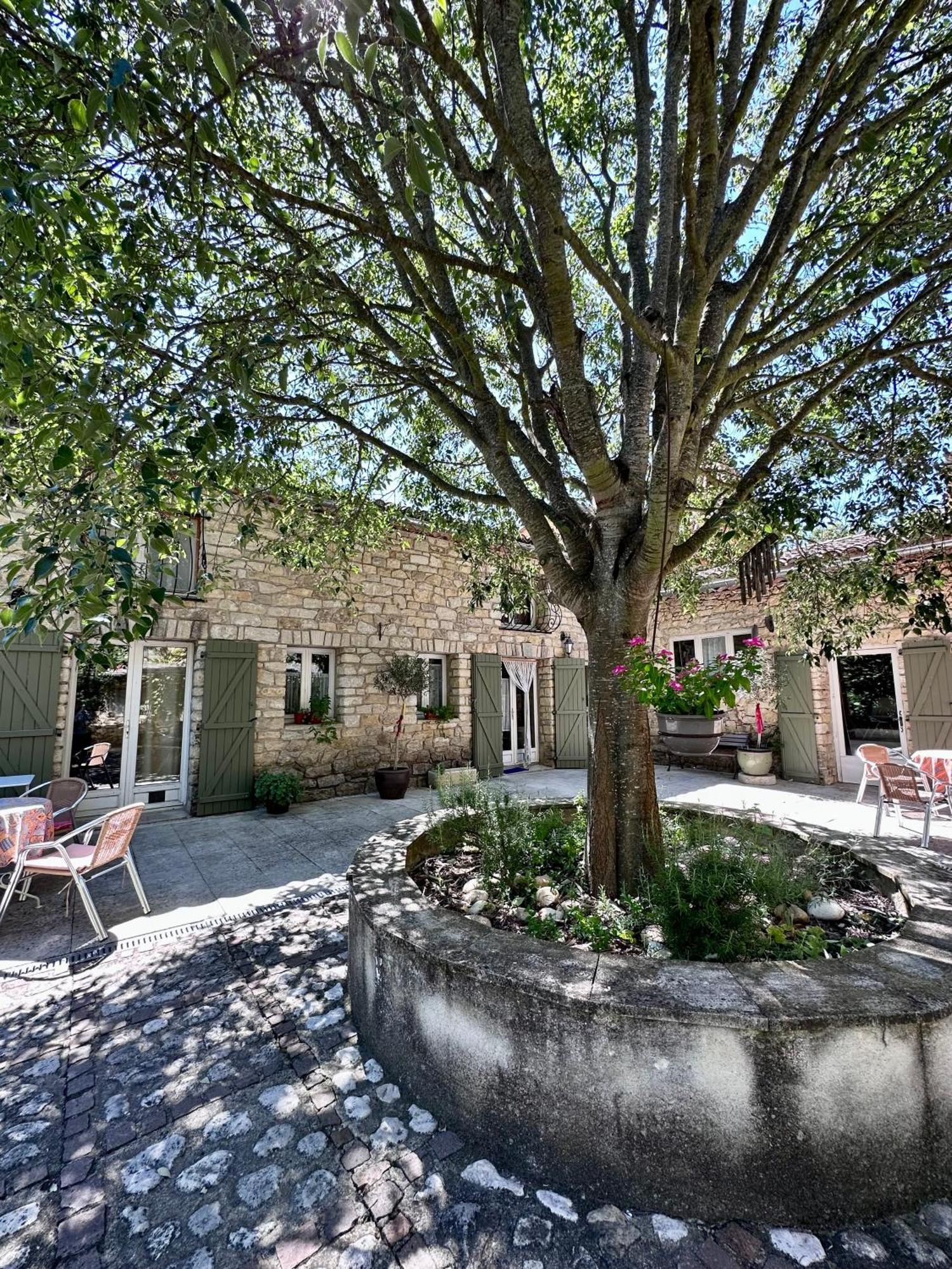 Moulin D'Antelon B&B คริญง-เลอ-บราฟ ภายนอก รูปภาพ